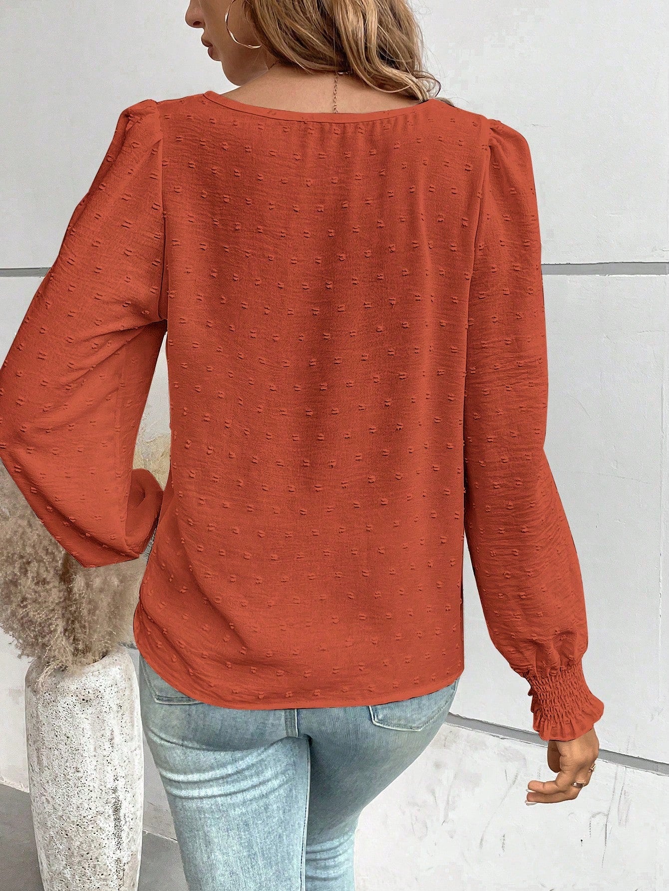 Blusa Texturizada com Detalhes e Punho com Elástico Blusa Texturizada com Detalhes e Punho com Elástico