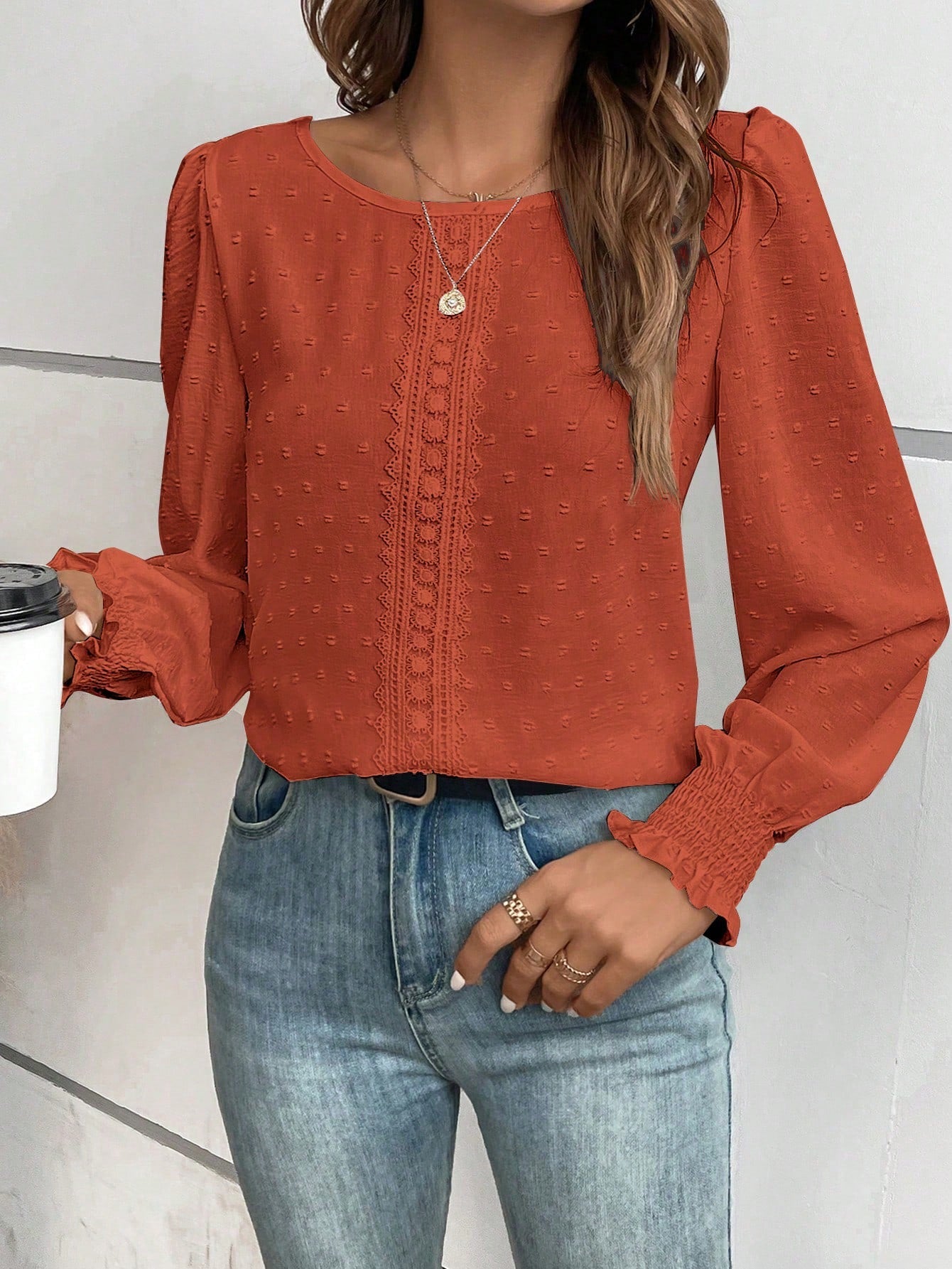 Blusa Texturizada com Detalhes e Punho com Elástico Blusa Texturizada com Detalhes e Punho com Elástico