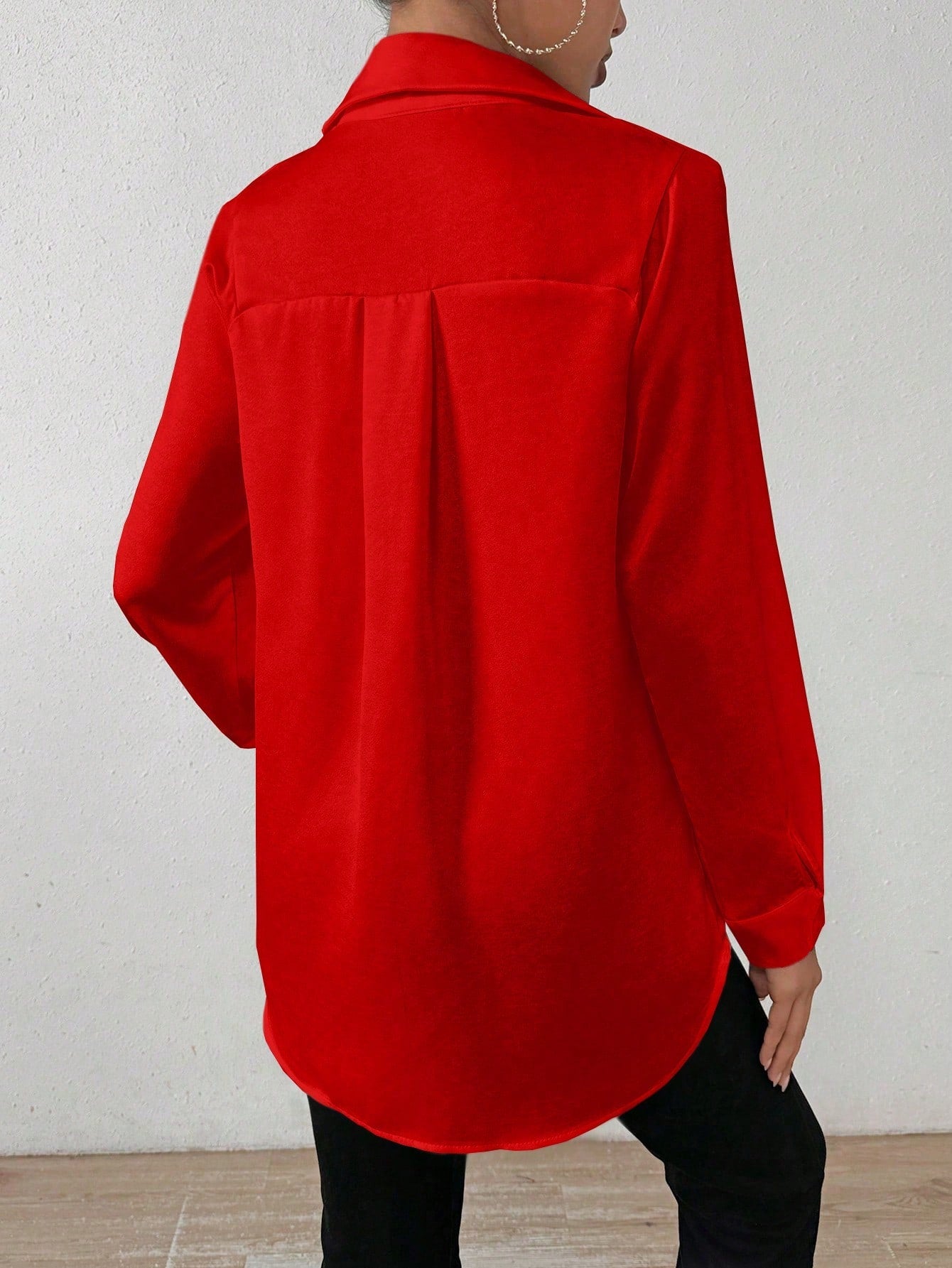 Camisa Social Elegante com Caimento Acetinado Camisa Social Elegante com Caimento Acetinado