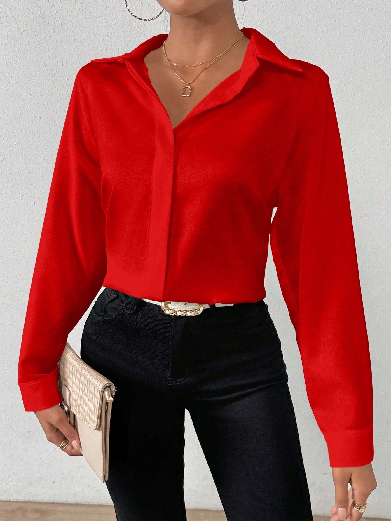 Camisa Social Elegante com Caimento Acetinado Camisa Social Elegante com Caimento Acetinado