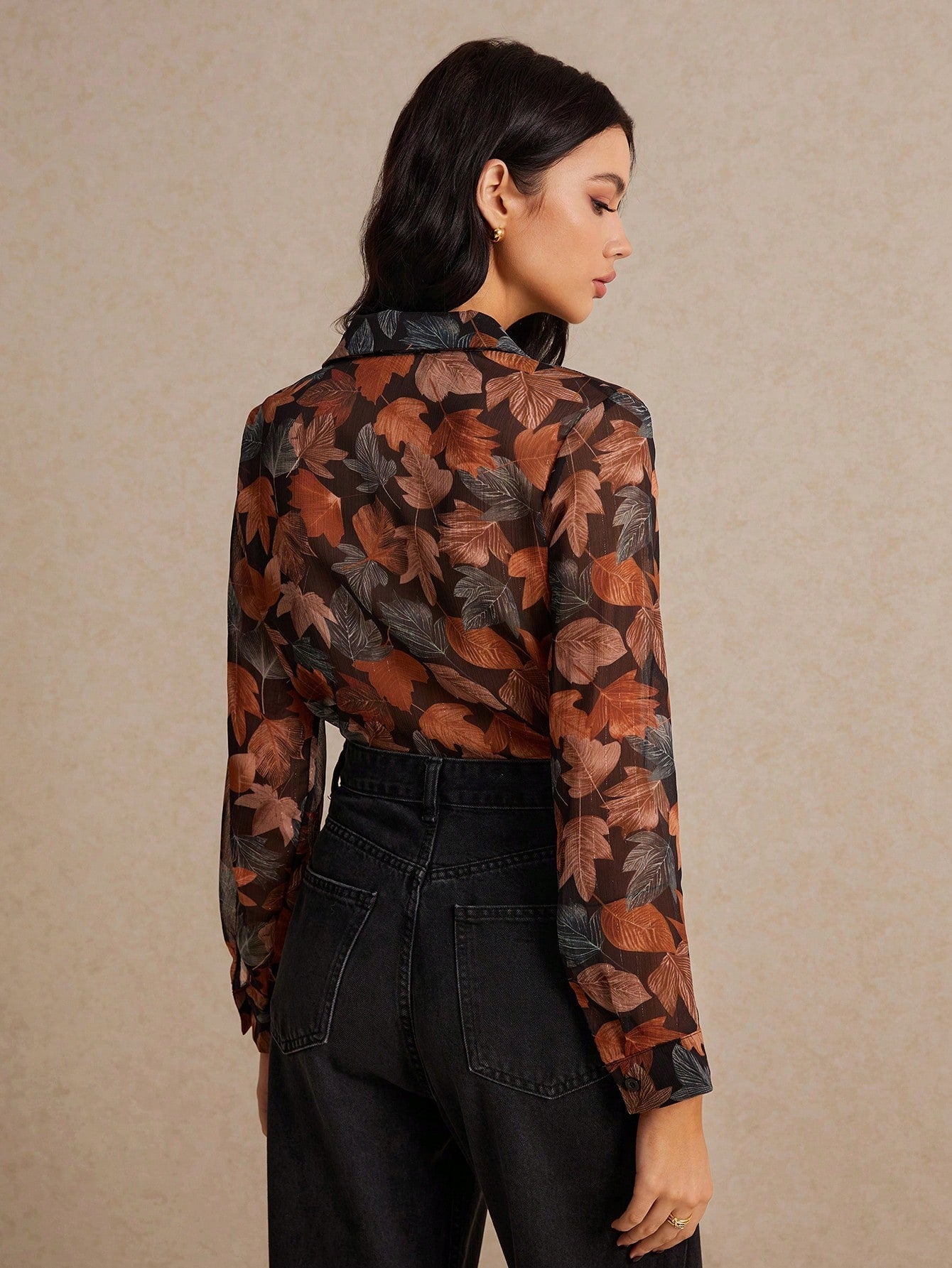 Camisa Floral com Estilo Sofisticado e Caimento Leve Camisa Floral com Estilo Sofisticado e Caimento Leve