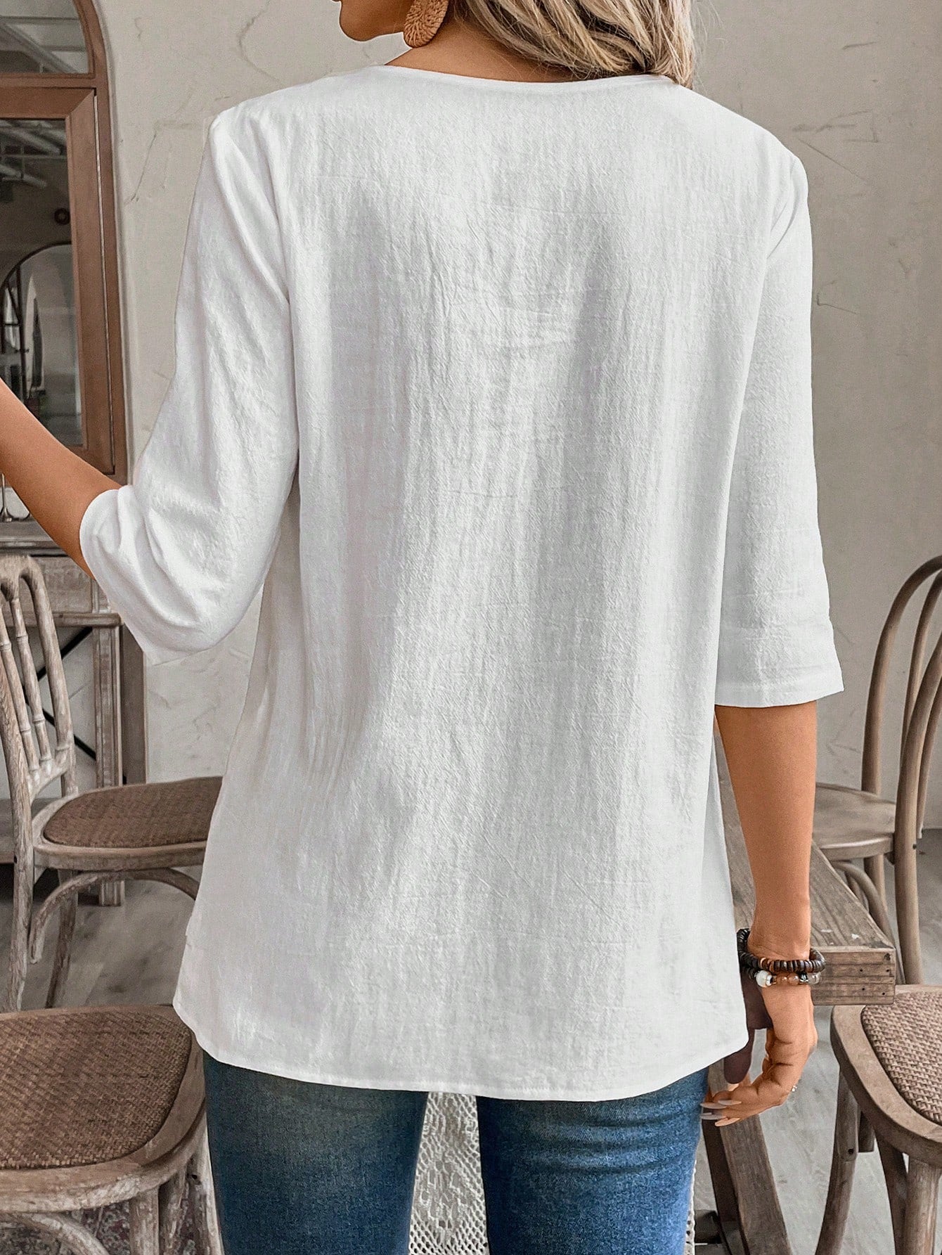 Blusa de Algodão com Detalhe em Camadas e Manga 3/4 Blusa de Algodão com Detalhe em Camadas e Manga 3/4