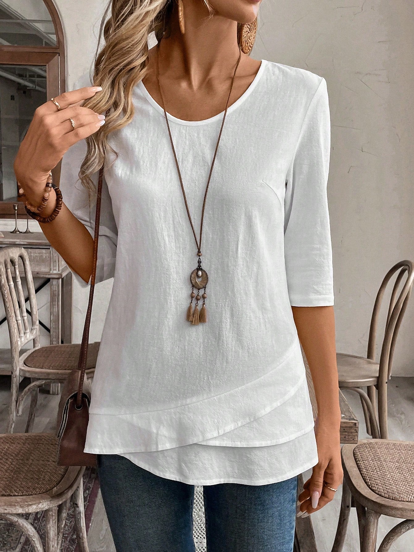 Blusa de Algodão com Detalhe em Camadas e Manga 3/4 Blusa de Algodão com Detalhe em Camadas e Manga 3/4