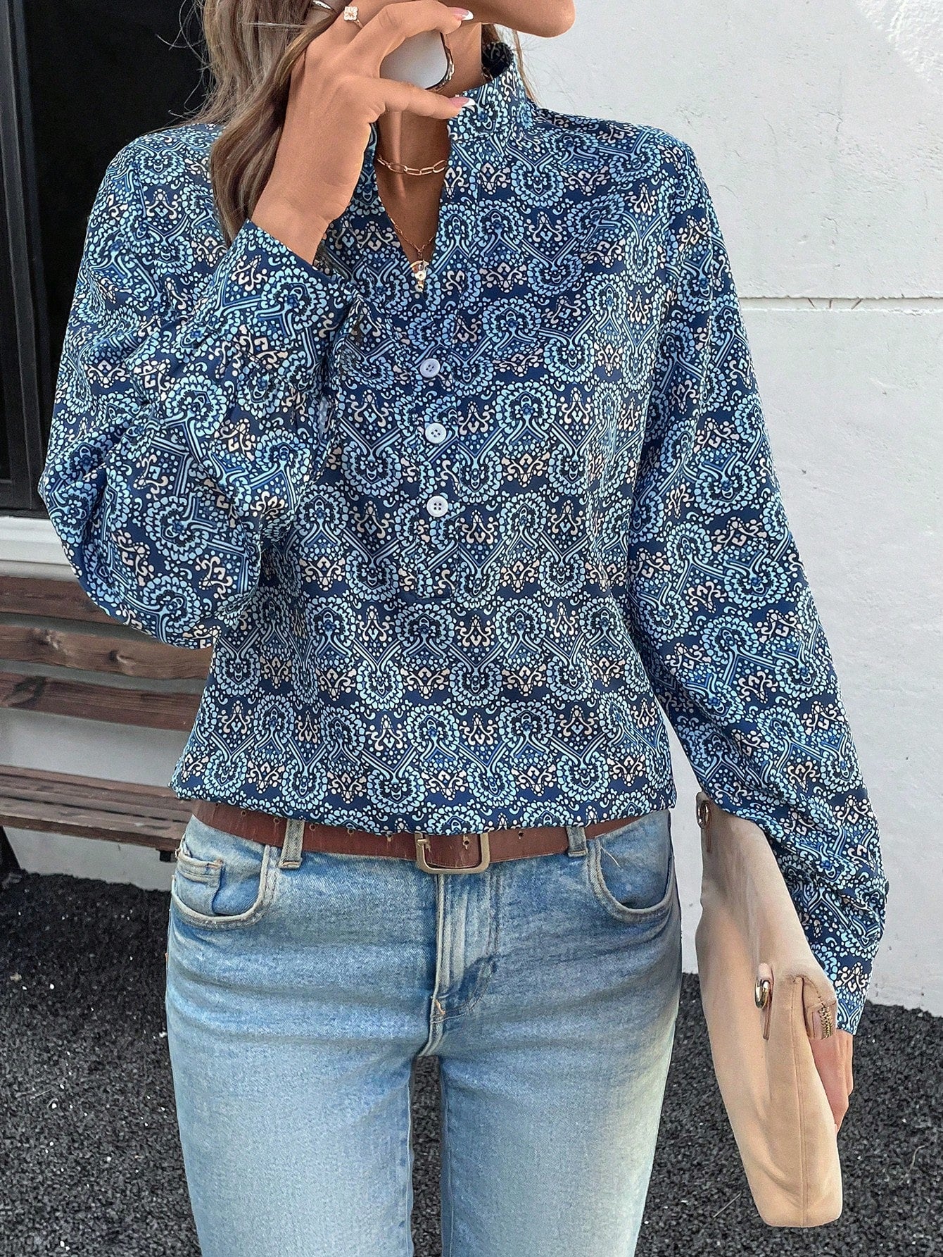 Camisa Estampada com Gola Padre e Botões Frontais Camisa Estampada com Gola Padre e Botões Frontais