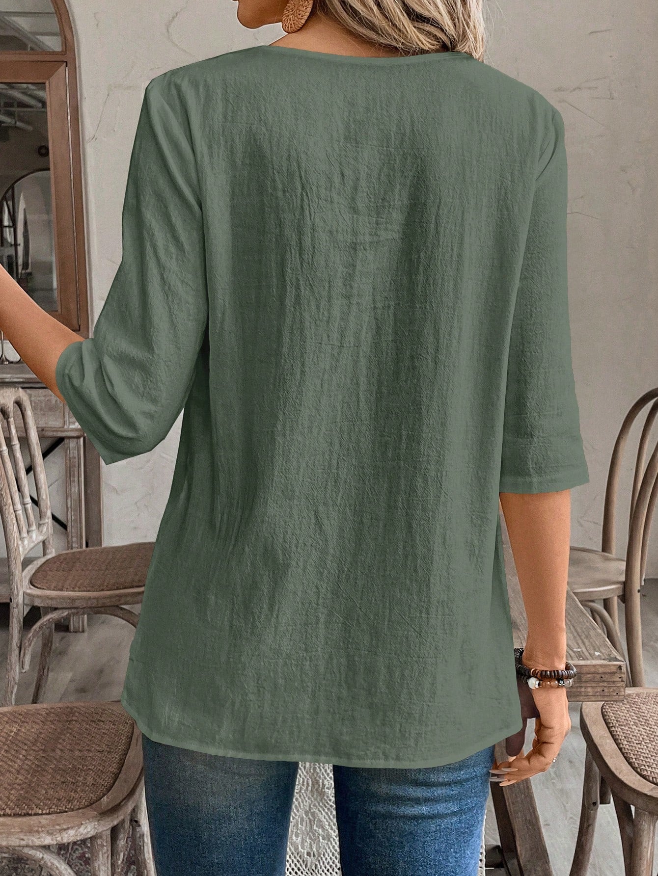 Blusa de Algodão com Detalhe em Camadas e Manga 3/4 Blusa de Algodão com Detalhe em Camadas e Manga 3/4
