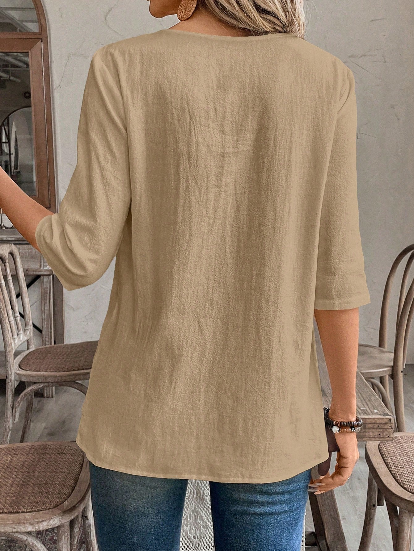 Blusa de Algodão com Detalhe em Camadas e Manga 3/4 Blusa de Algodão com Detalhe em Camadas e Manga 3/4