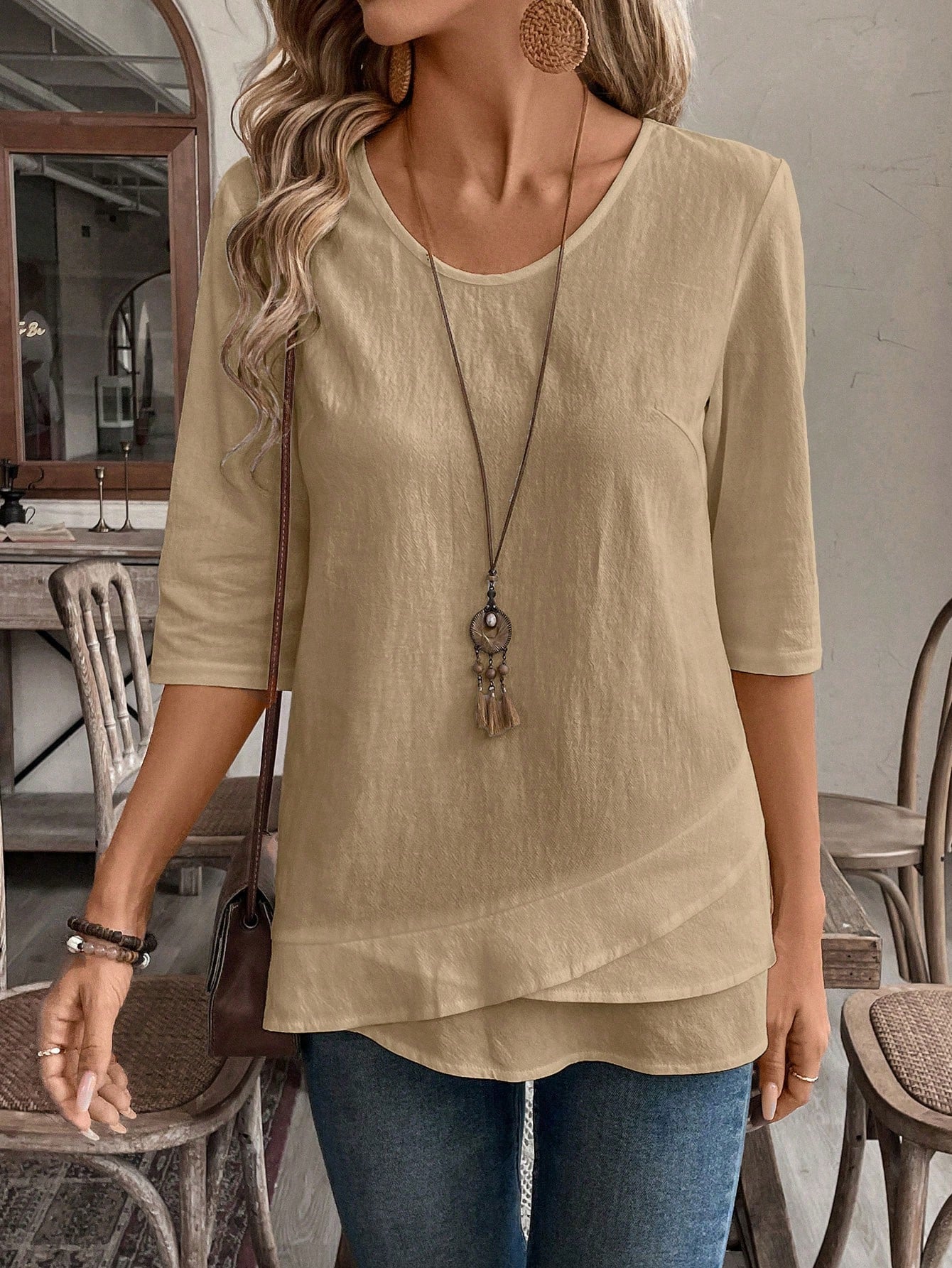 Blusa de Algodão com Detalhe em Camadas e Manga 3/4 Blusa de Algodão com Detalhe em Camadas e Manga 3/4