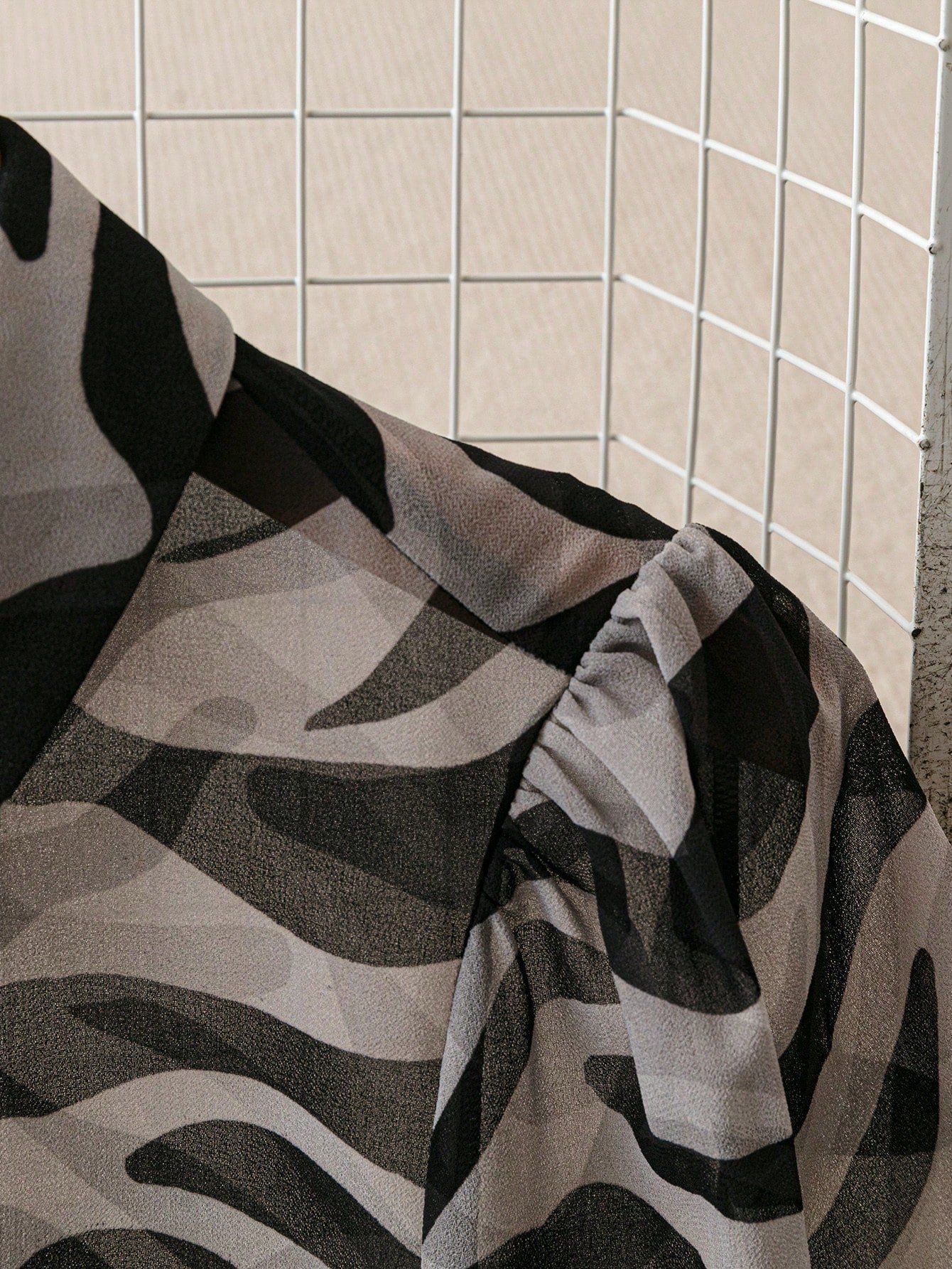 Camisa Estampada com Detalhe Geométrico e Manga Longa Camisa Estampada com Detalhe Geométrico e Manga Longa