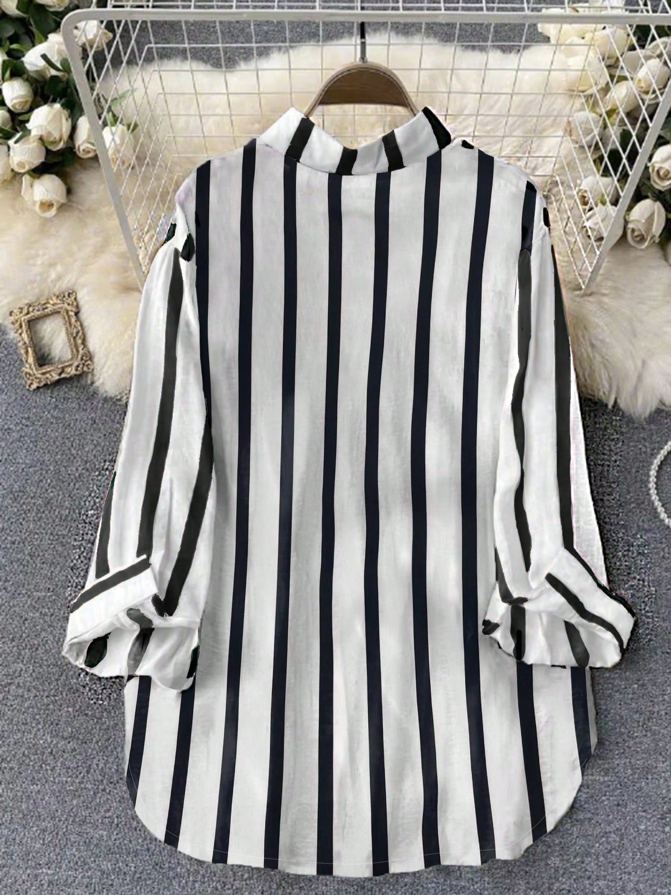 Camisa Listrada Oversized com Bolsos Frontais Camisa Listrada Oversized com Bolsos Frontais