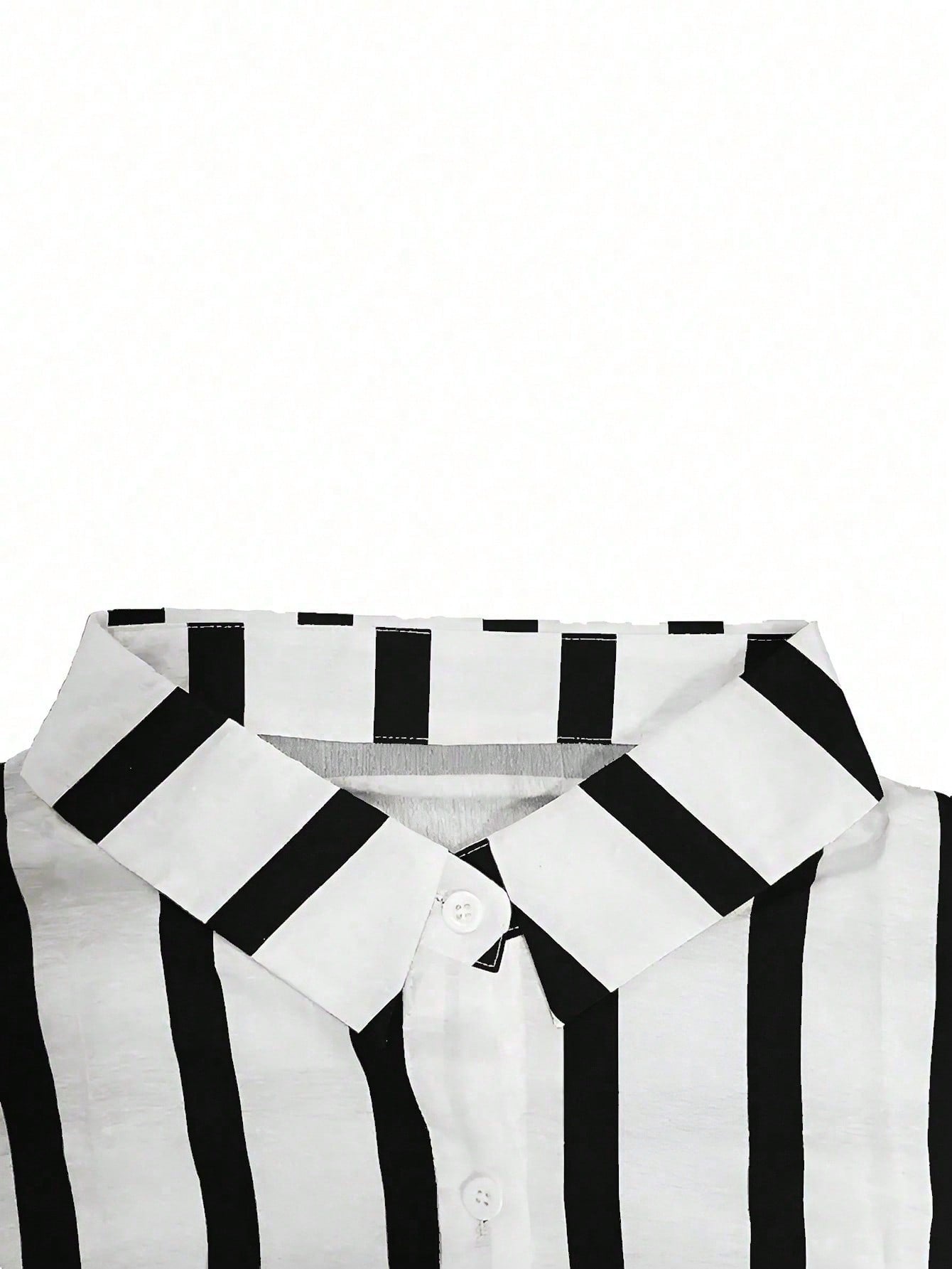 Camisa Listrada Oversized com Bolsos Frontais Camisa Listrada Oversized com Bolsos Frontais