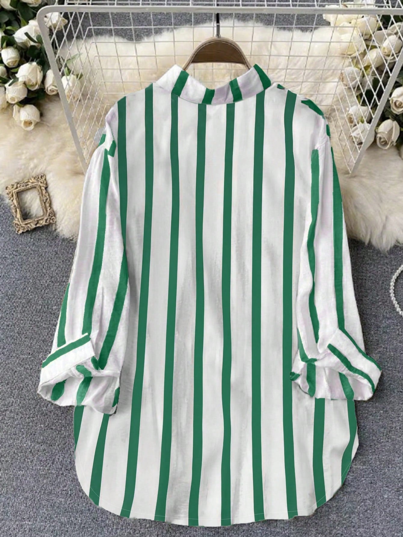 Camisa Listrada Oversized com Bolsos Frontais Camisa Listrada Oversized com Bolsos Frontais