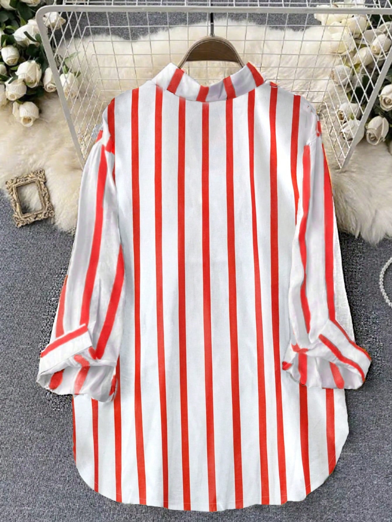 Camisa Listrada Oversized com Bolsos Frontais Camisa Listrada Oversized com Bolsos Frontais