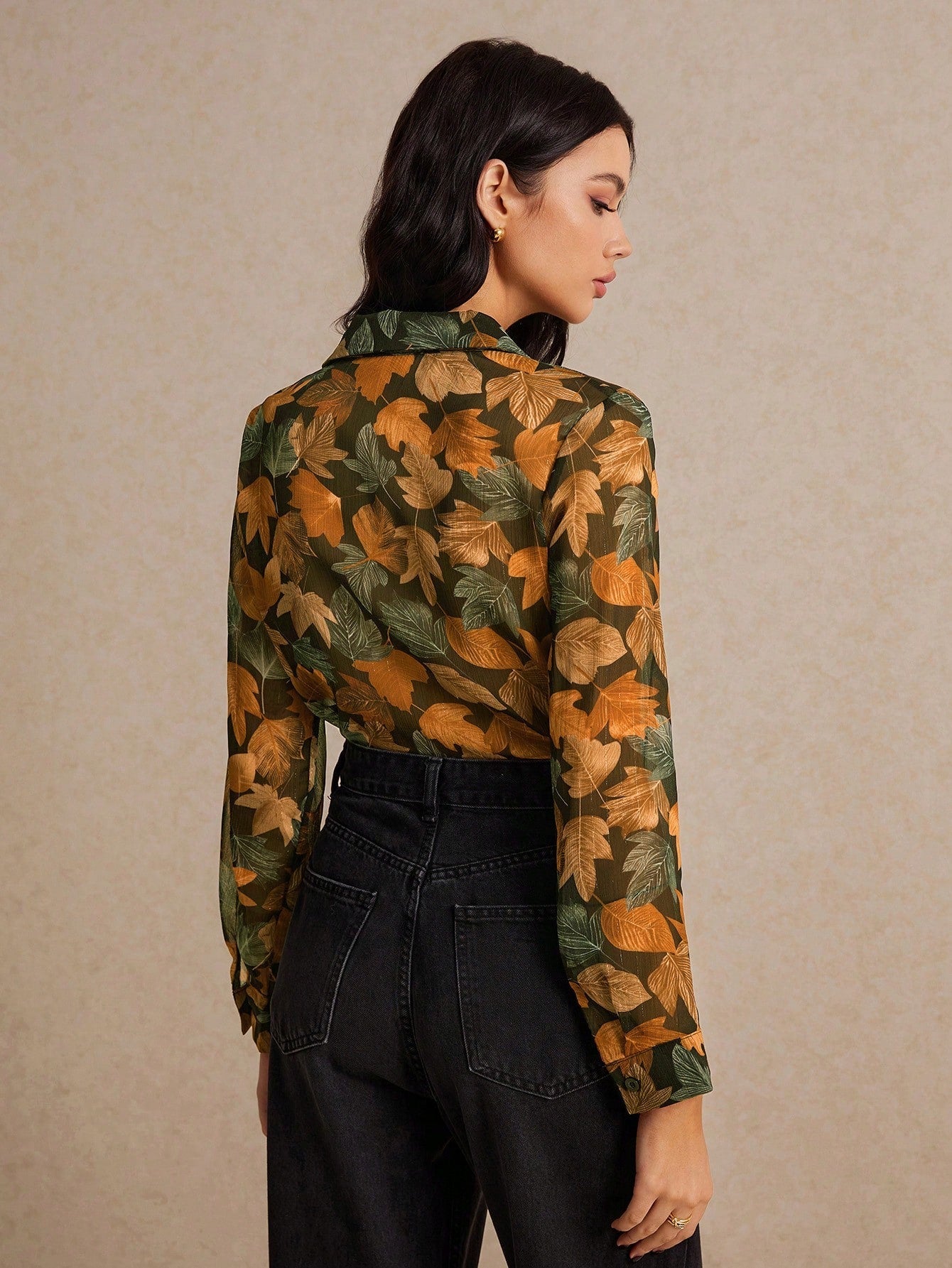 Camisa Floral com Estilo Sofisticado e Caimento Leve Camisa Floral com Estilo Sofisticado e Caimento Leve