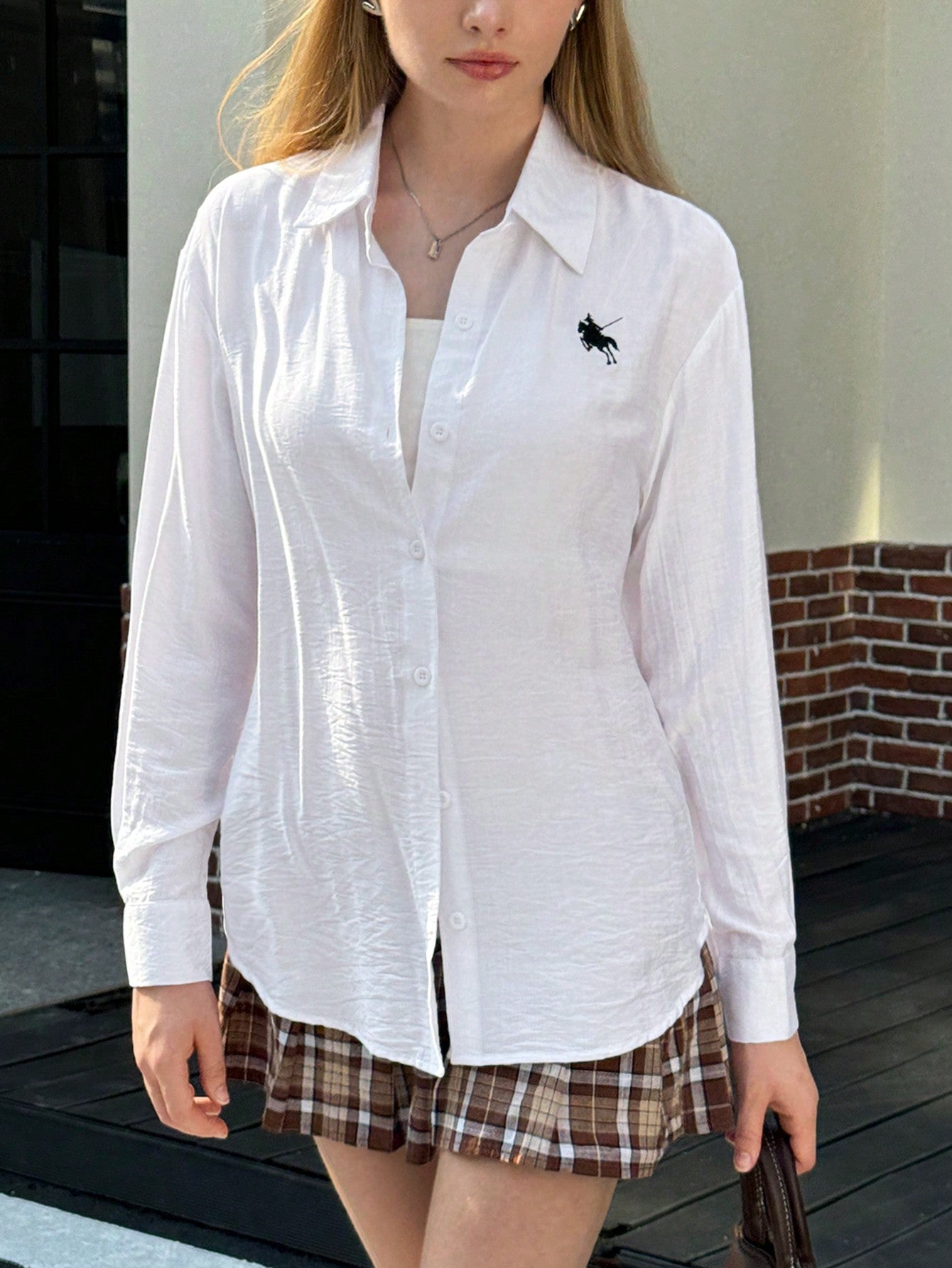 Camisa de Linho com Bordado e Manga Longa Camisa de Linho com Bordado e Manga Longa