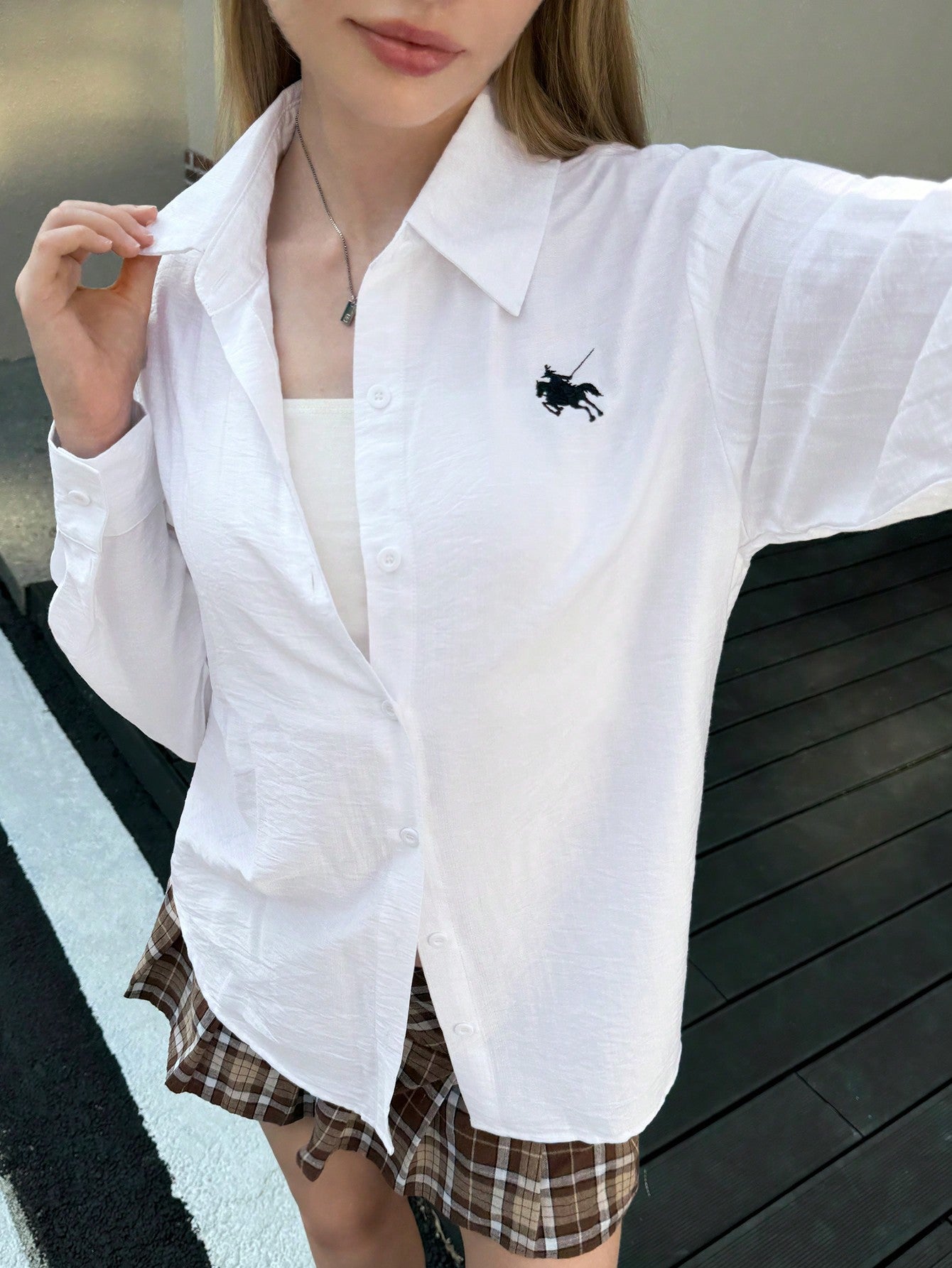 Camisa de Linho com Bordado e Manga Longa Camisa de Linho com Bordado e Manga Longa
