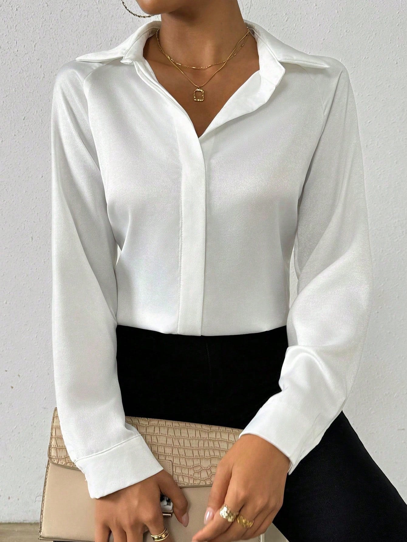 Camisa Social Elegante com Caimento Acetinado Camisa Social Elegante com Caimento Acetinado