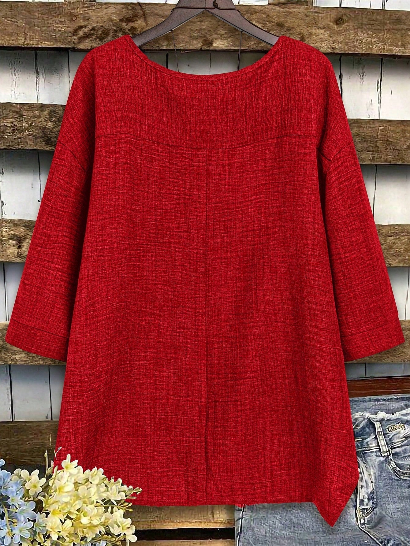 Blusa Assimétrica com Manga 3/4 e Tecido Texturizado Blusa Assimétrica com Manga 3/4 e Tecido Texturizado