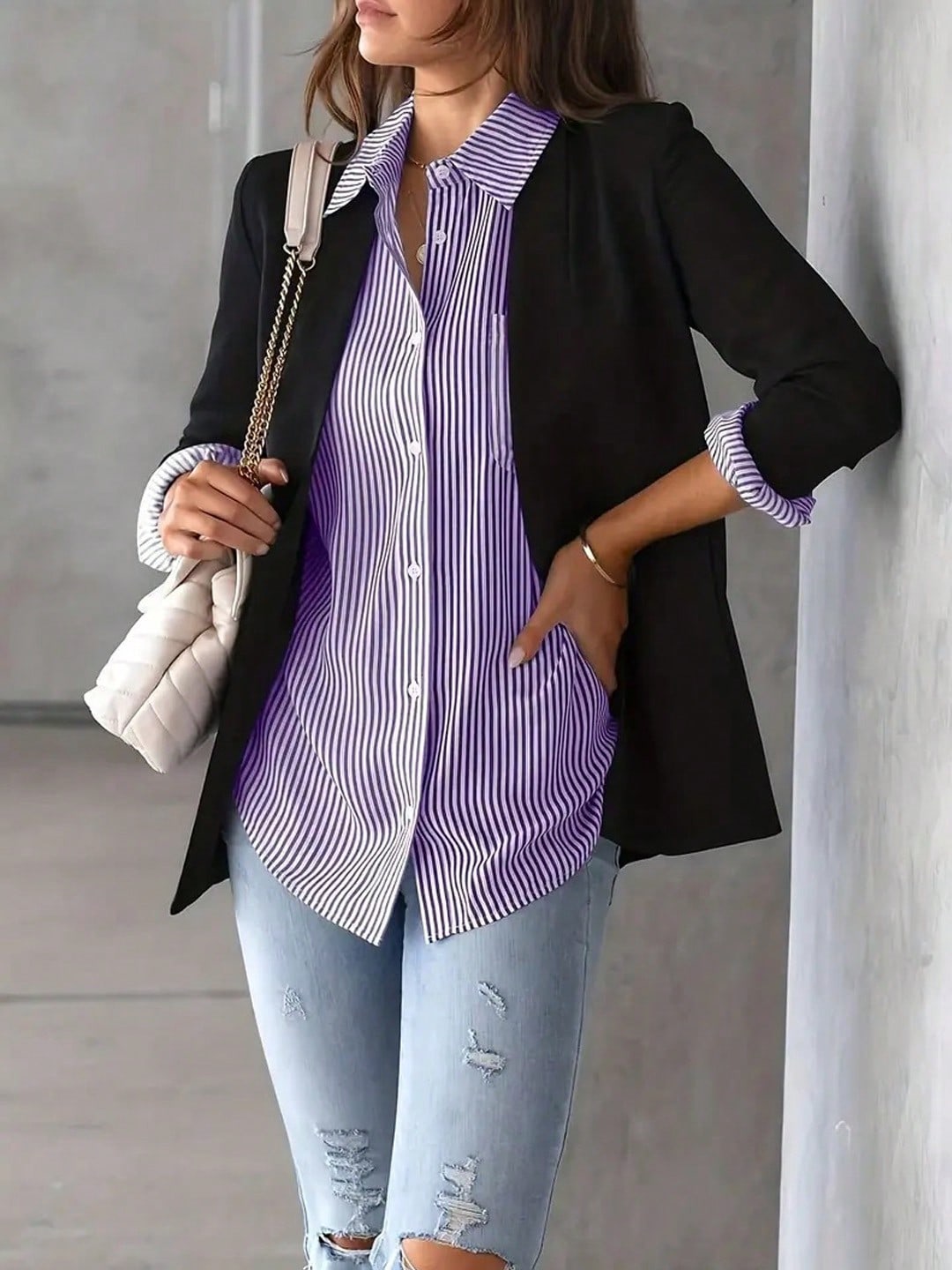 Camisa Listrada com Manga 3/4 e Bolso Frontal Camisa Listrada com Manga 3/4 e Bolso Frontal