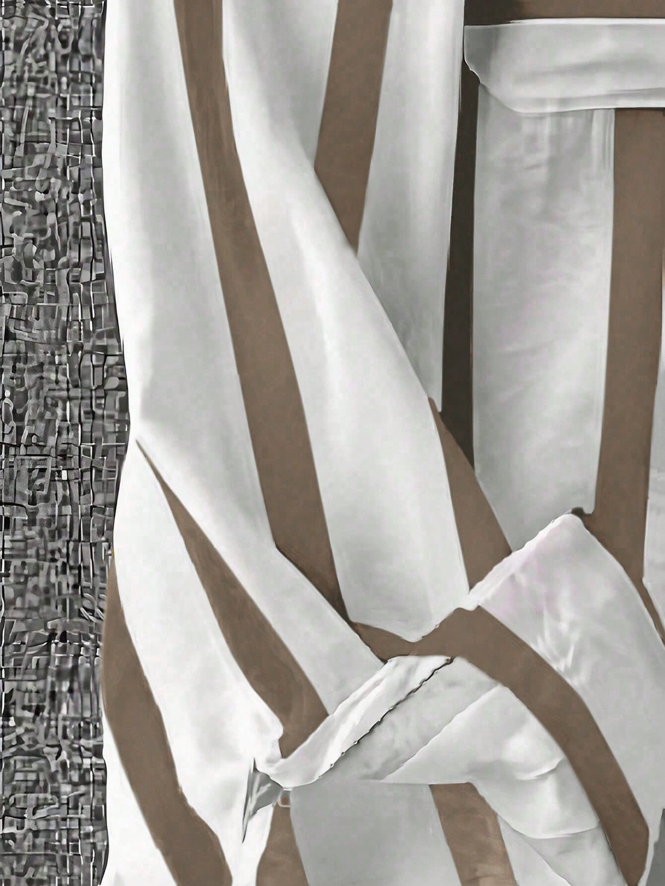 Camisa Listrada Oversized com Bolsos Frontais Camisa Listrada Oversized com Bolsos Frontais