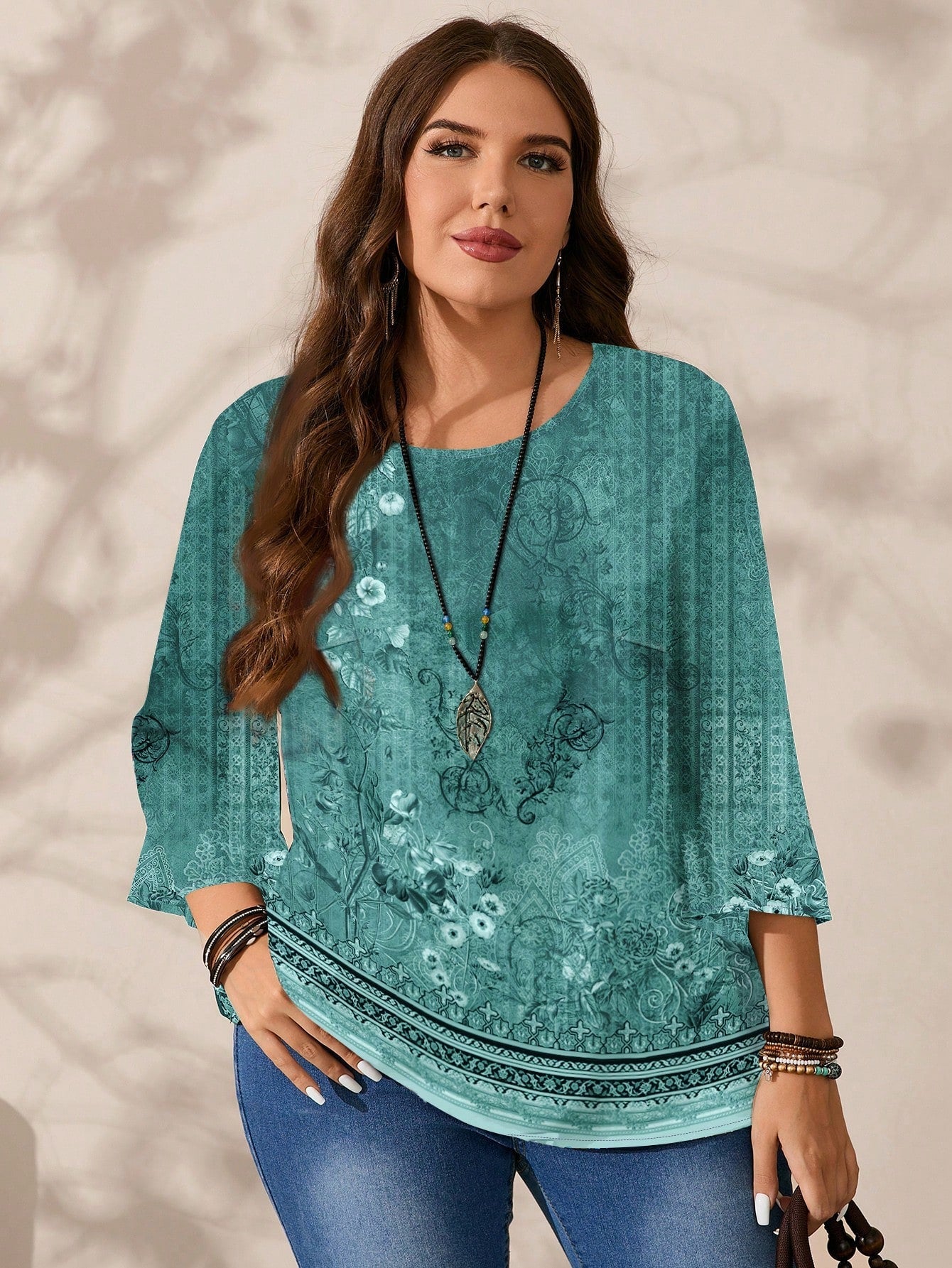 Blusa Estampada com Detalhes Florais e Étnicos Blusa Estampada com Detalhes Florais e Étnicos