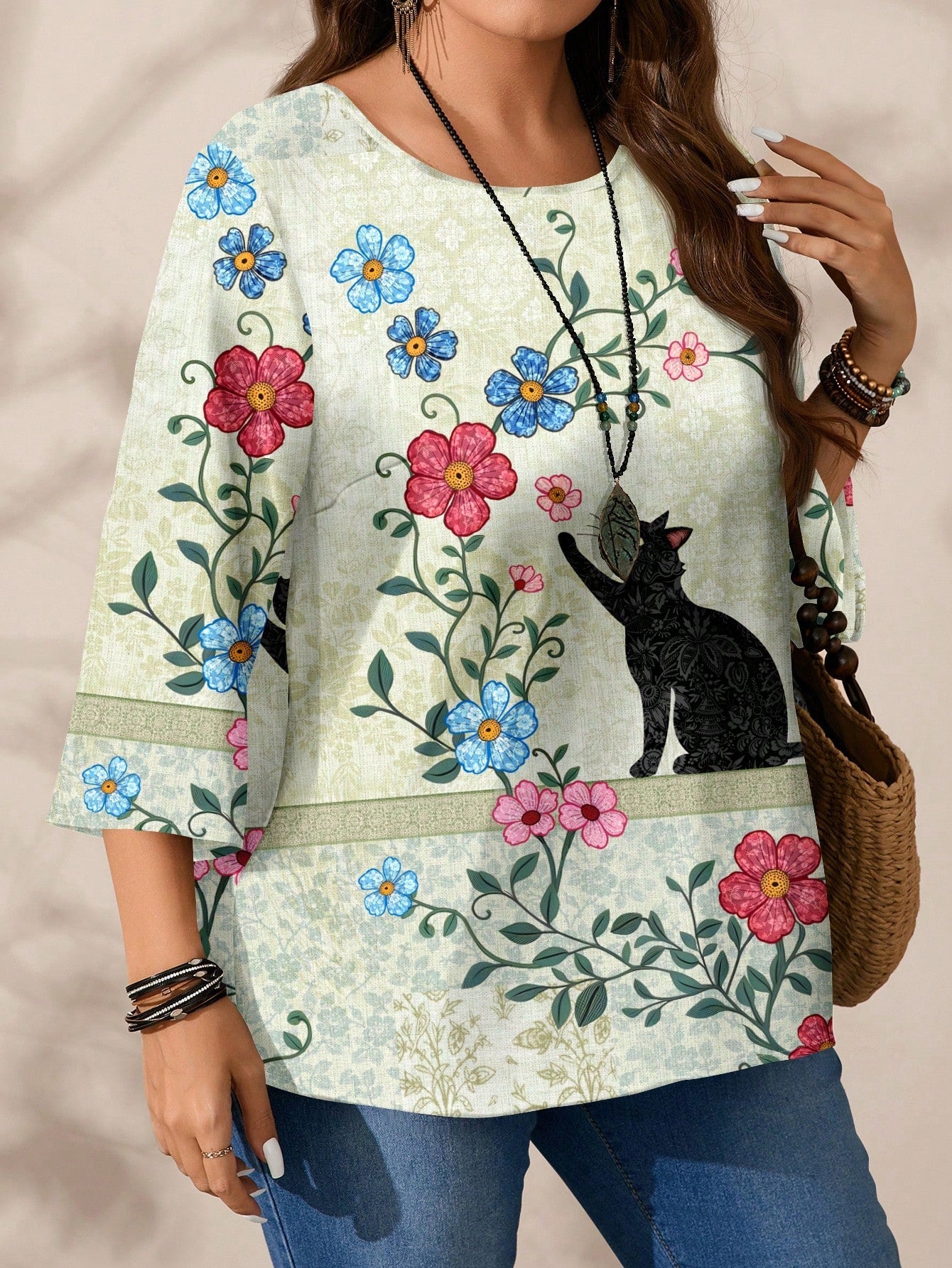 Blusa Estampada com Detalhes Florais e Étnicos Blusa Estampada com Detalhes Florais e Étnicos