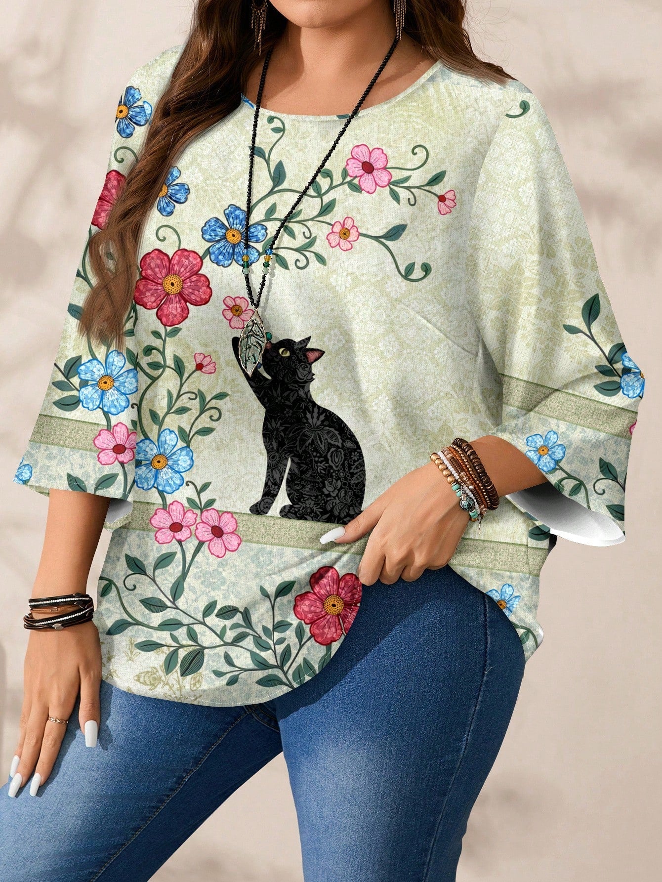 Blusa Estampada com Detalhes Florais e Étnicos Blusa Estampada com Detalhes Florais e Étnicos