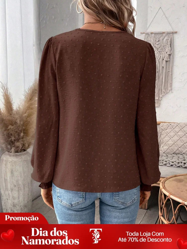 Blusa com Detalhe de Renda no Decote e Manga Longa Blusa com Detalhe de Renda no Decote e Manga Longa