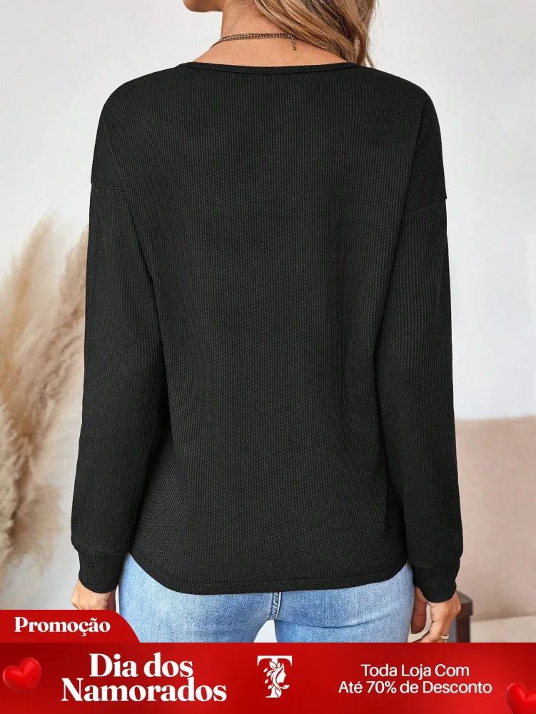 Camiseta com Decote V Contrastante e Manga Longa Camiseta com Decote V Contrastante e Manga Longa