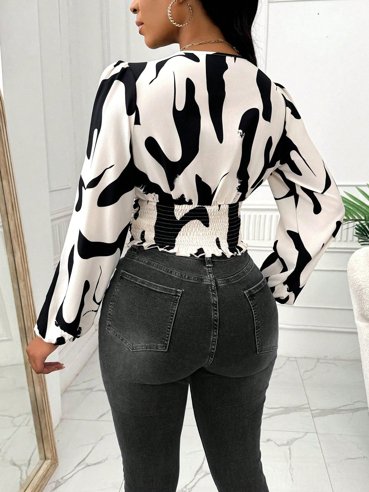 Camisa Transpassada Estampada com Manga Longa Camisa Transpassada Estampada com Manga Longa