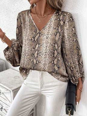 Camisa Estampa Snake com Decote V e Manga Longa Camisa Estampa Snake com Decote V e Manga Longa