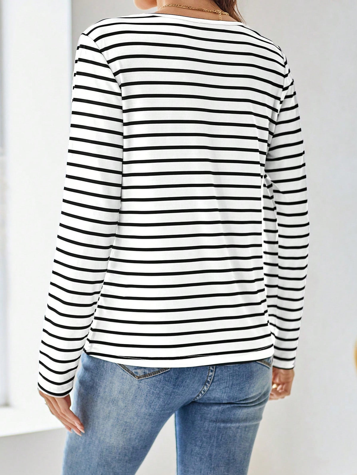 Camiseta Listrada com Decote em V Casual Elegante Camiseta Listrada com Decote em V Casual Elegante