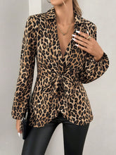 Blusa Animal Print com Laço na Cintura e Manga Longa P Blusa Animal Print com Laço na Cintura e Manga Longa