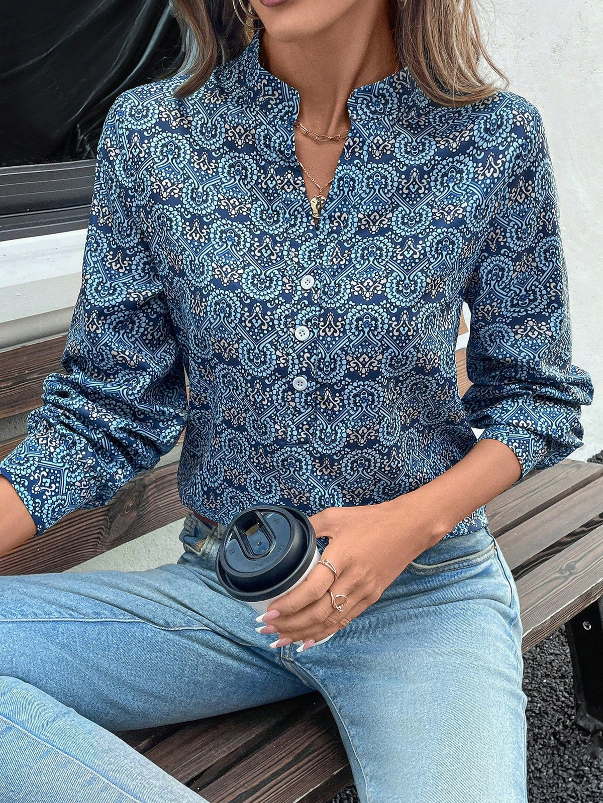 Camisa Estampada com Gola Padre e Botões Frontais Estampa 1 / P Camisa Estampada com Gola Padre e Botões Frontais