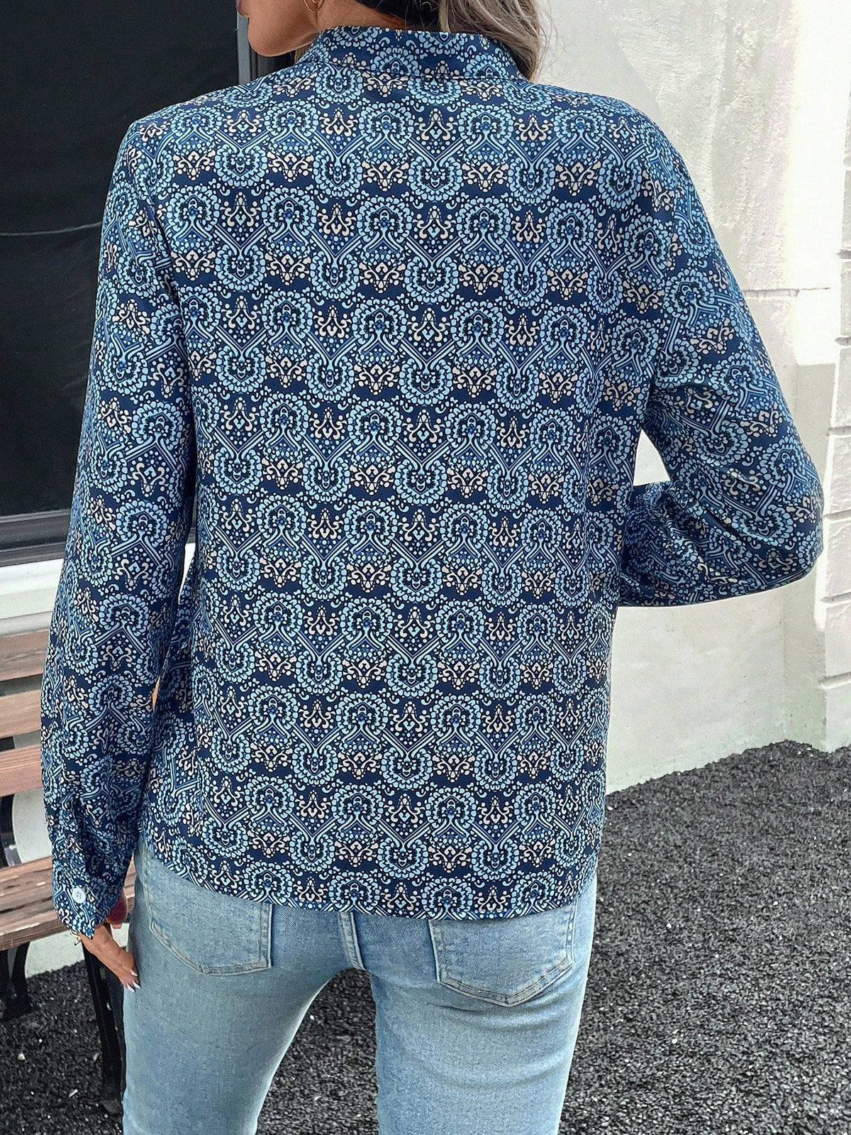 Camisa Estampada com Gola Padre e Botões Frontais Camisa Estampada com Gola Padre e Botões Frontais