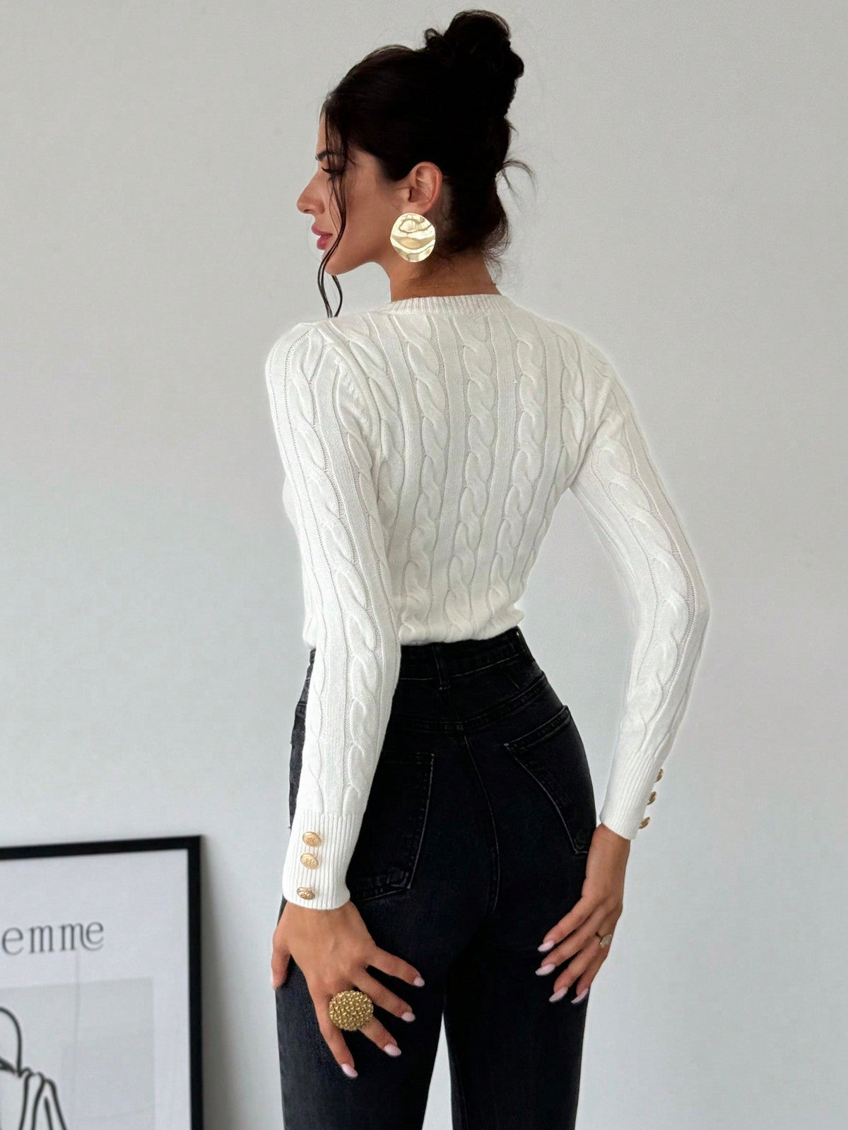 Blusa Tricot com Trança e Botões nos Punhos Blusa Tricot com Trança e Botões nos Punhos
