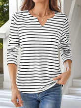 Camiseta Listrada com Decote em V Casual Elegante Branco / P Camiseta Listrada com Decote em V Casual Elegante