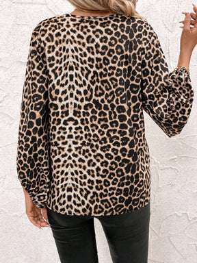 Blusa Animal Print com Manga Ampla e Decote V Blusa Animal Print com Manga Ampla e Decote V