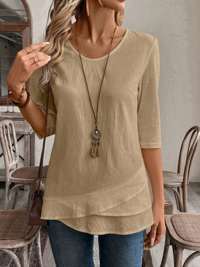 Blusa de Algodão com Detalhe em Camadas e Manga 3/4 Blusa de Algodão com Detalhe em Camadas e Manga 3/4