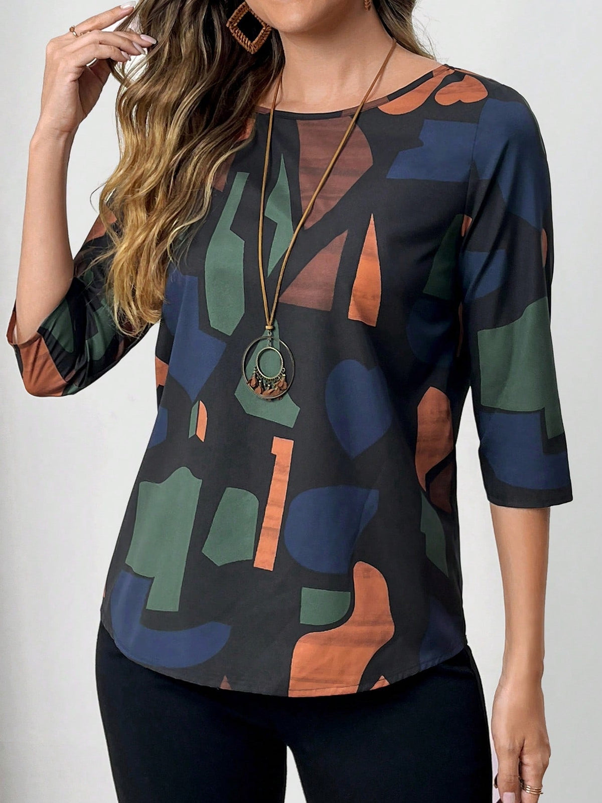 Blusa com Estampa Geométrica e Manga 3/4 Cor 2 / P Blusa com Estampa Geométrica e Manga 3/4