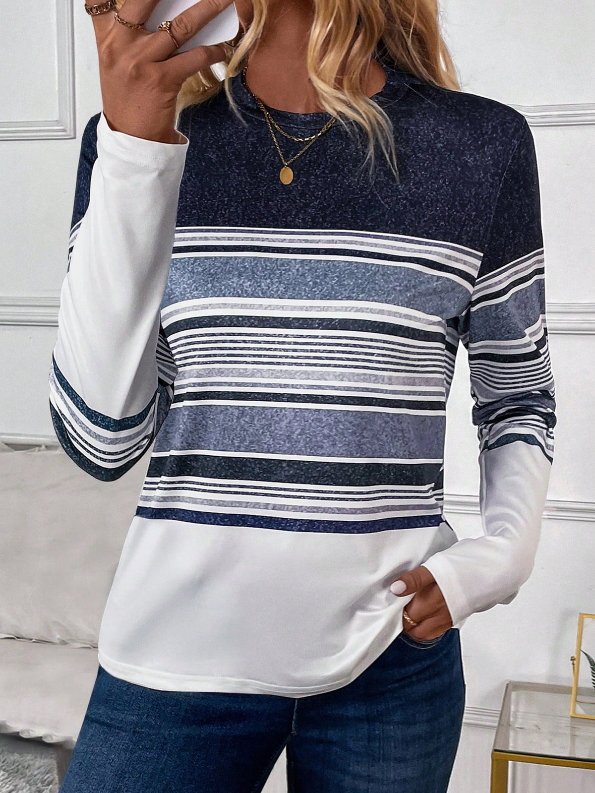 Blusa Listrada em Tons de Azul com Manga Longa Azul / P Blusa Listrada em Tons de Azul com Manga Longa