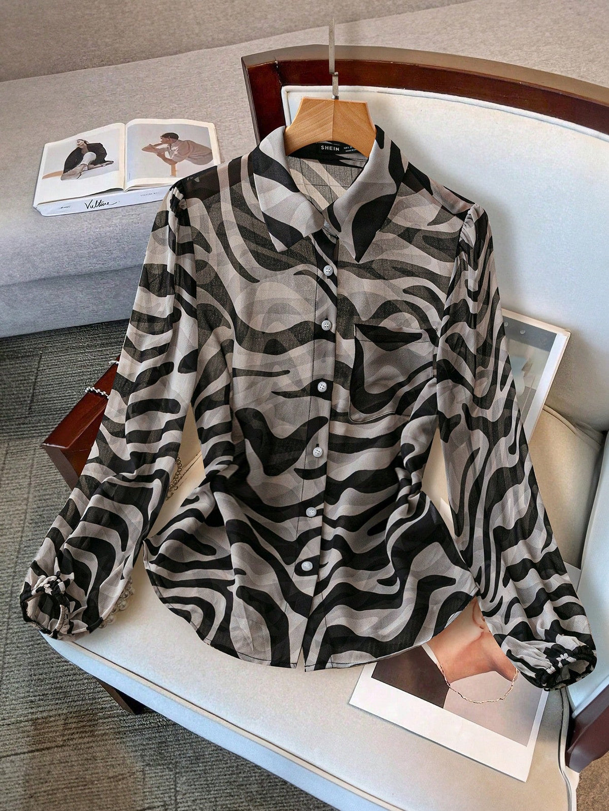 Camisa Estampada com Detalhe Geométrico e Manga Longa Cor 2 / P Camisa Estampada com Detalhe Geométrico e Manga Longa