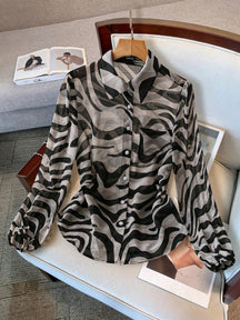 Camisa Estampada com Detalhe Geométrico e Manga Longa Cor 2 / P Camisa Estampada com Detalhe Geométrico e Manga Longa