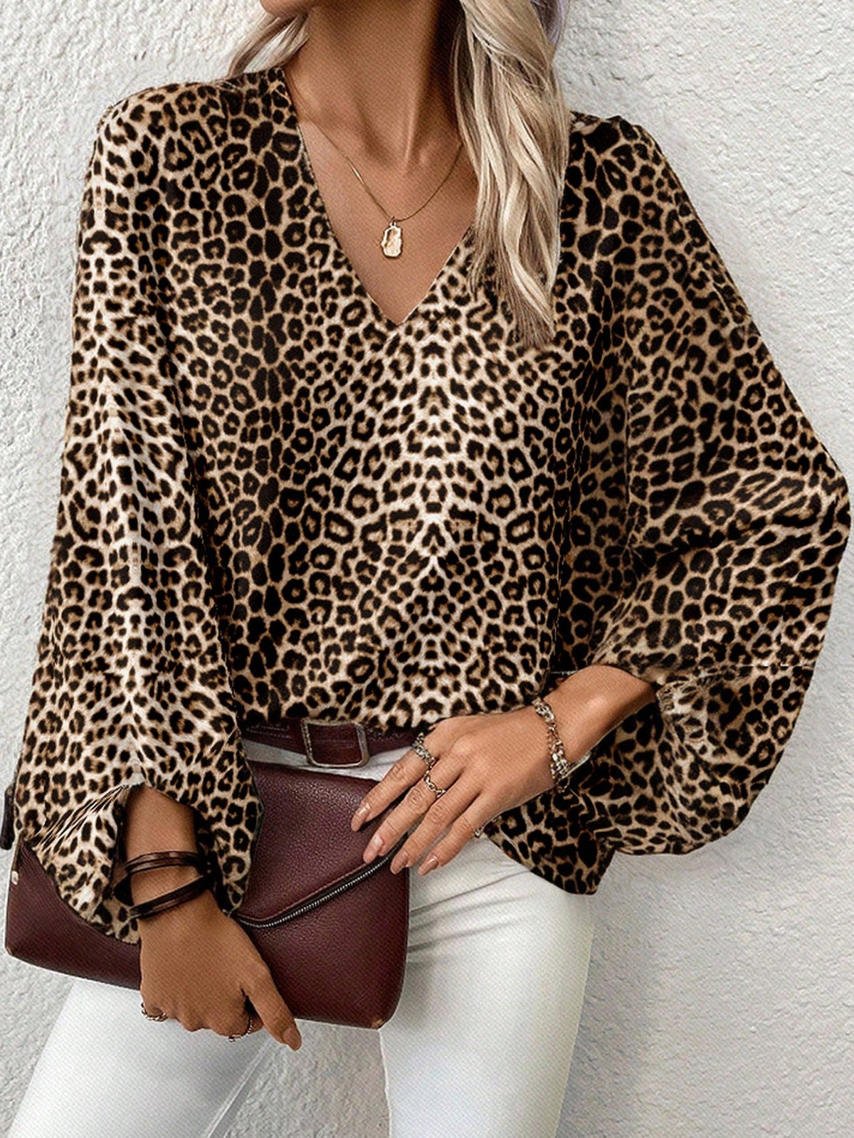 Blusa Animal Print com Manga Ampla e Decote V Estampa 1 / P Blusa Animal Print com Manga Ampla e Decote V