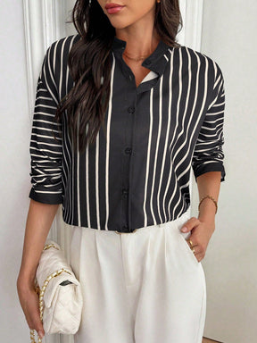 Camisa Listrada com Gola Padre e Estilo Elegante Preto / P Camisa Listrada com Gola Padre e Estilo Elegante