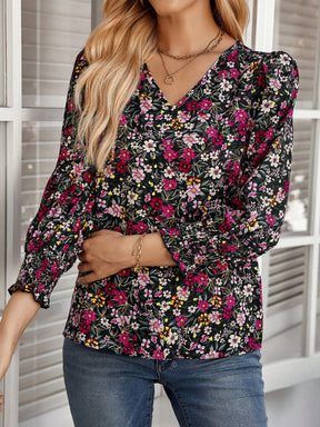 Blusa Floral com Decote V e Manga Bufante 3/4 Blusa Floral com Decote V e Manga Bufante 3/4