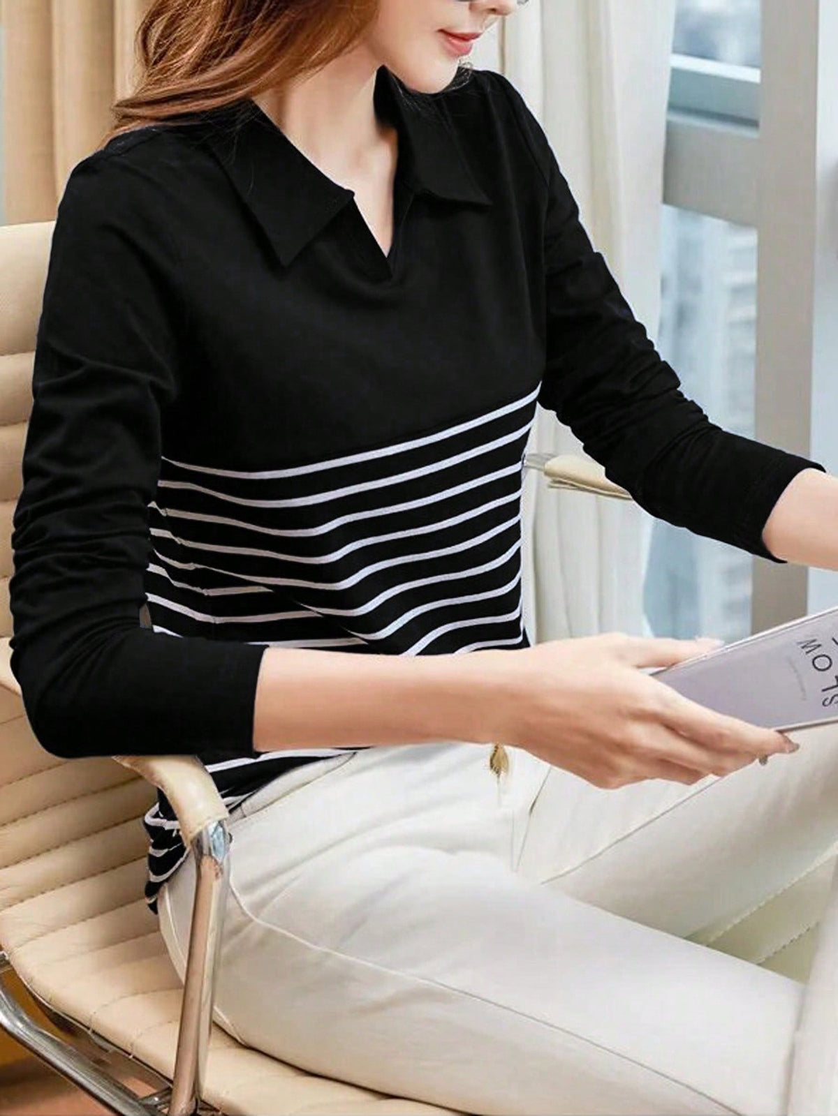 Blusa com Gola e Listras Horizontais na Barra Preto / P Blusa com Gola e Listras Horizontais na Barra