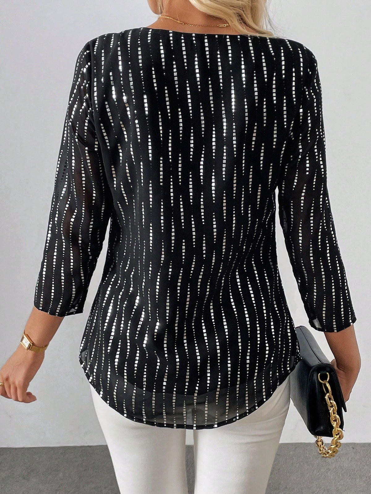 Blusa Chiffon Estampada com Manga 3/4 Leve Blusa Chiffon Estampada com Manga 3/4 Leve