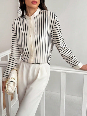 Camisa Listrada com Gola Padre e Estilo Elegante Camisa Listrada com Gola Padre e Estilo Elegante