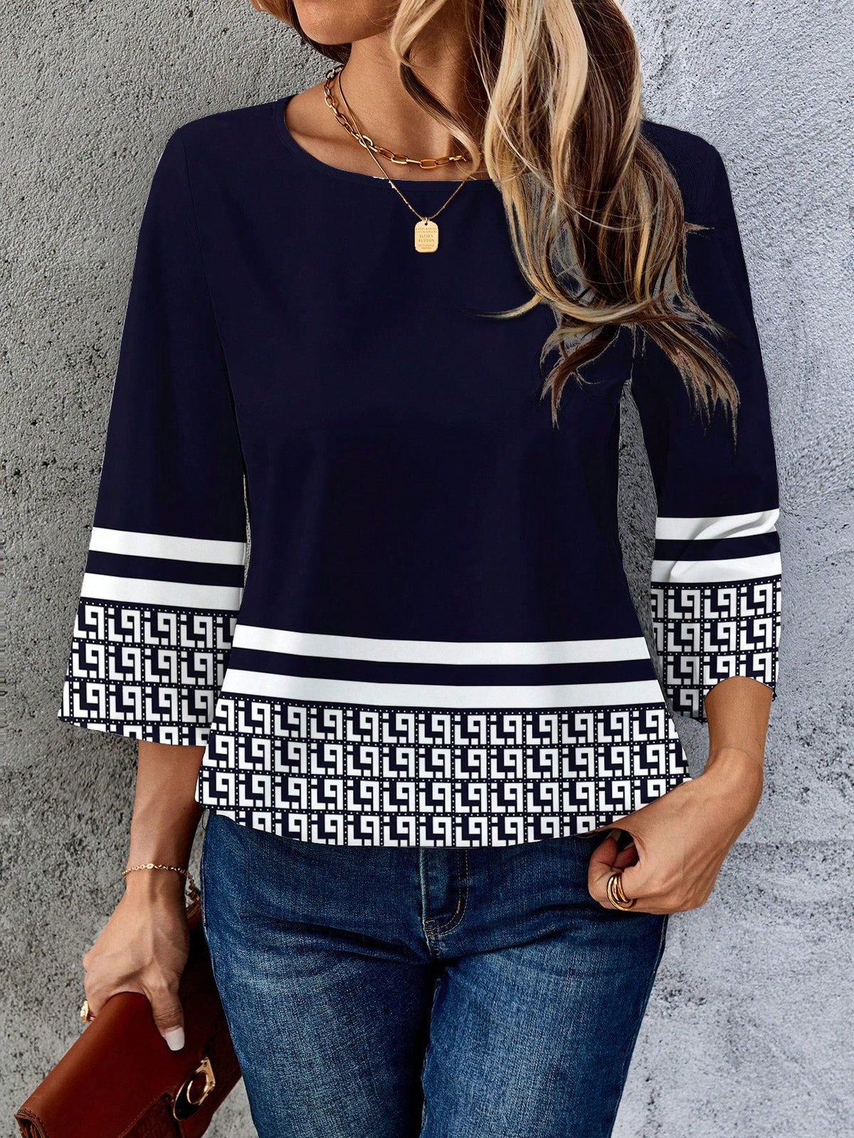 Blusa Estampada Étnica com Manga 3/4 e Barra Contrastante Azul / P Blusa Estampada Étnica com Manga 3/4 e Barra