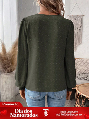Blusa com Detalhe de Renda no Decote e Manga Longa Blusa com Detalhe de Renda no Decote e Manga Longa
